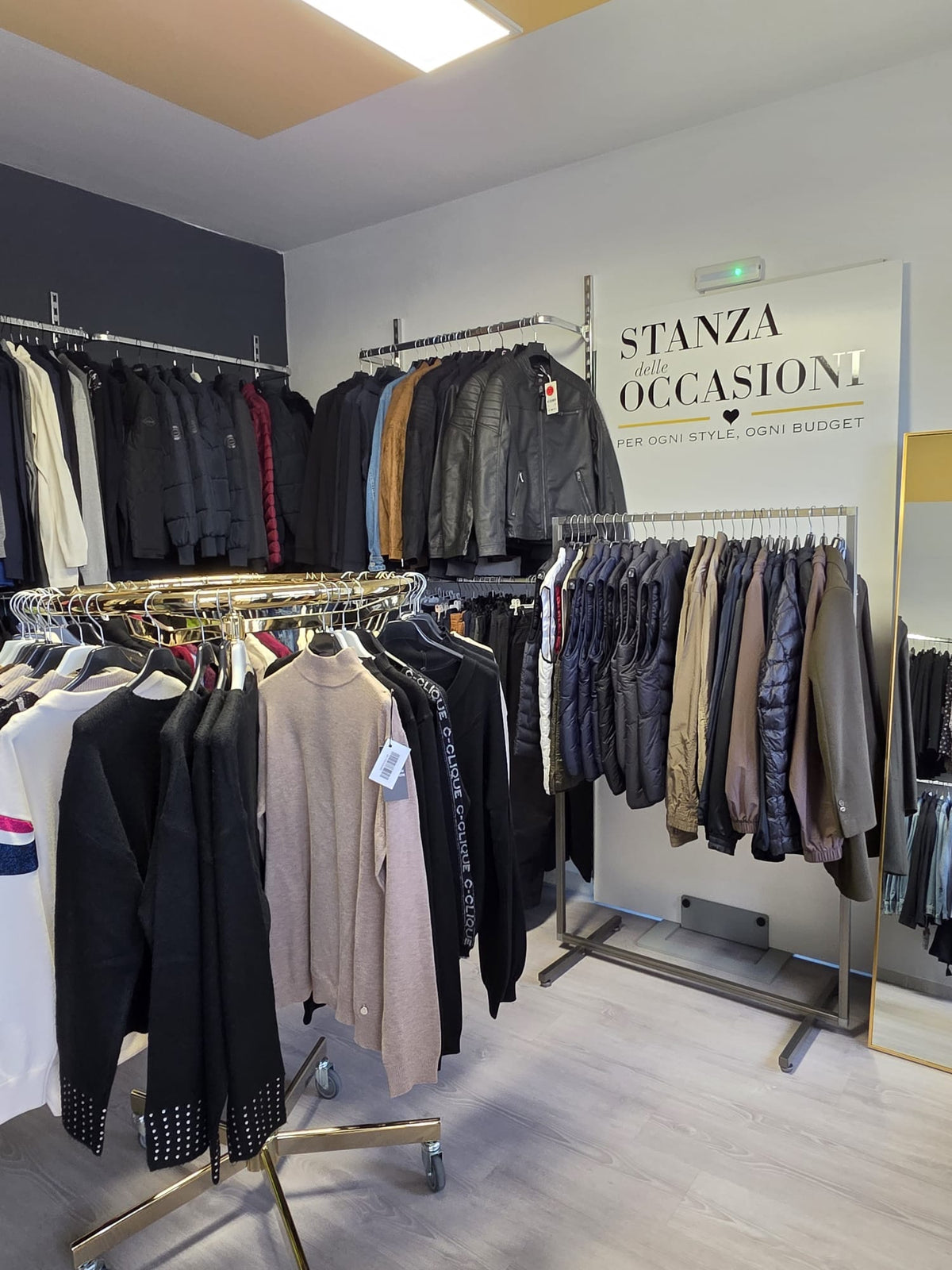 Stanza delle Occasioni del negozio MYFASHION: per ogni style, ogni budget