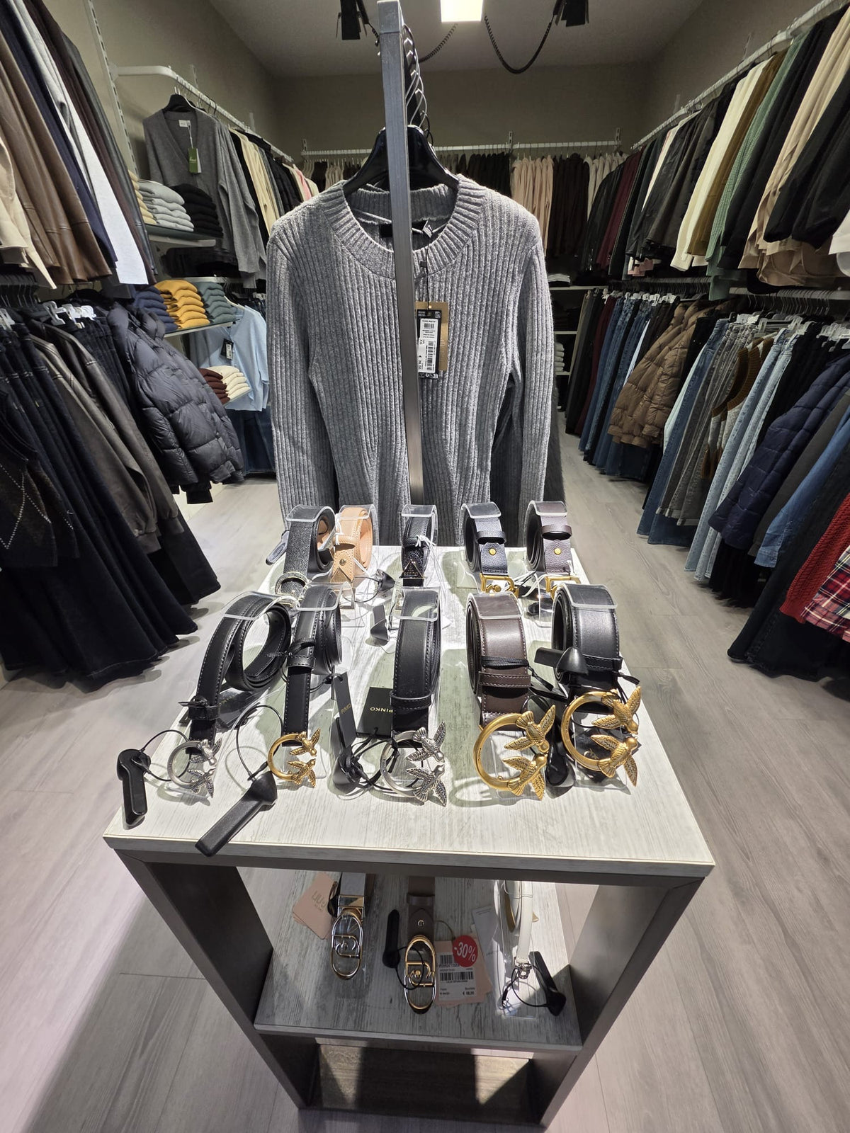 Cinture Pinko, Guess e Liu Jo e maglieria donna nel negozio MYFASHION