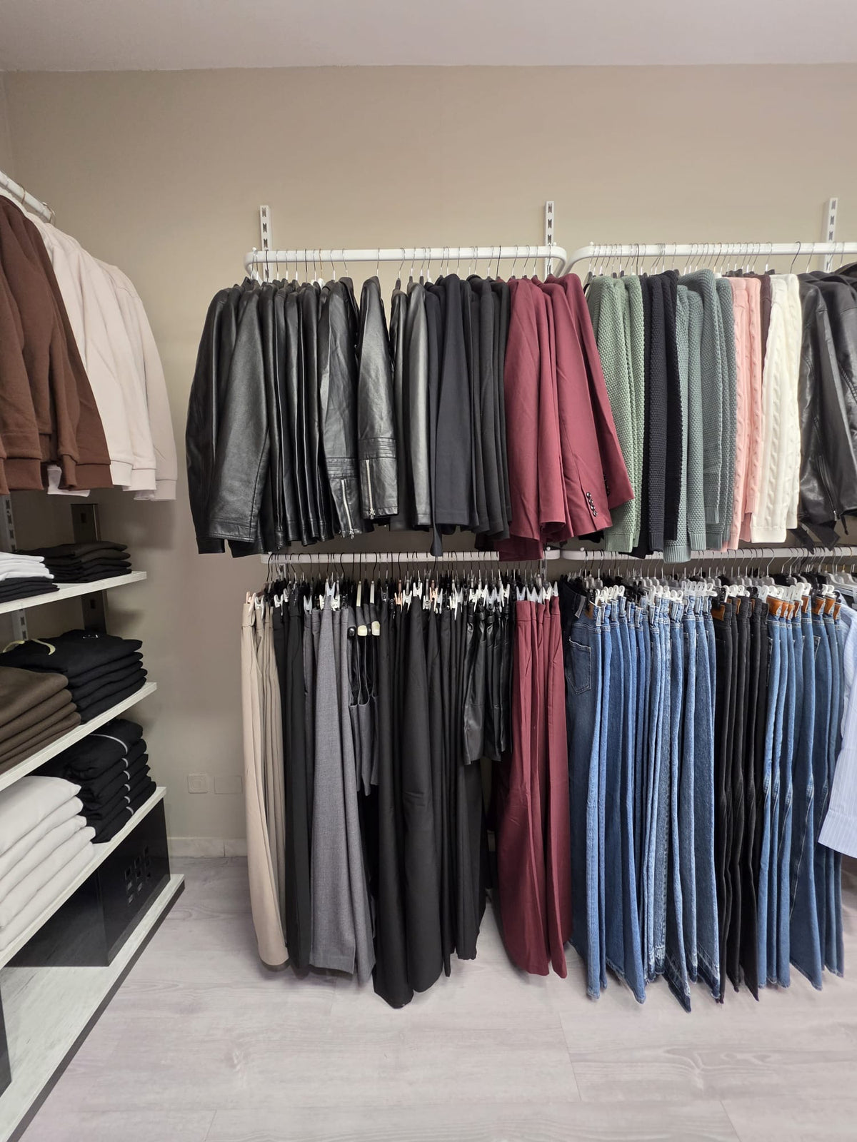 Giacche, blazer, pantaloni e jeans donna nel negozio MYFASHION